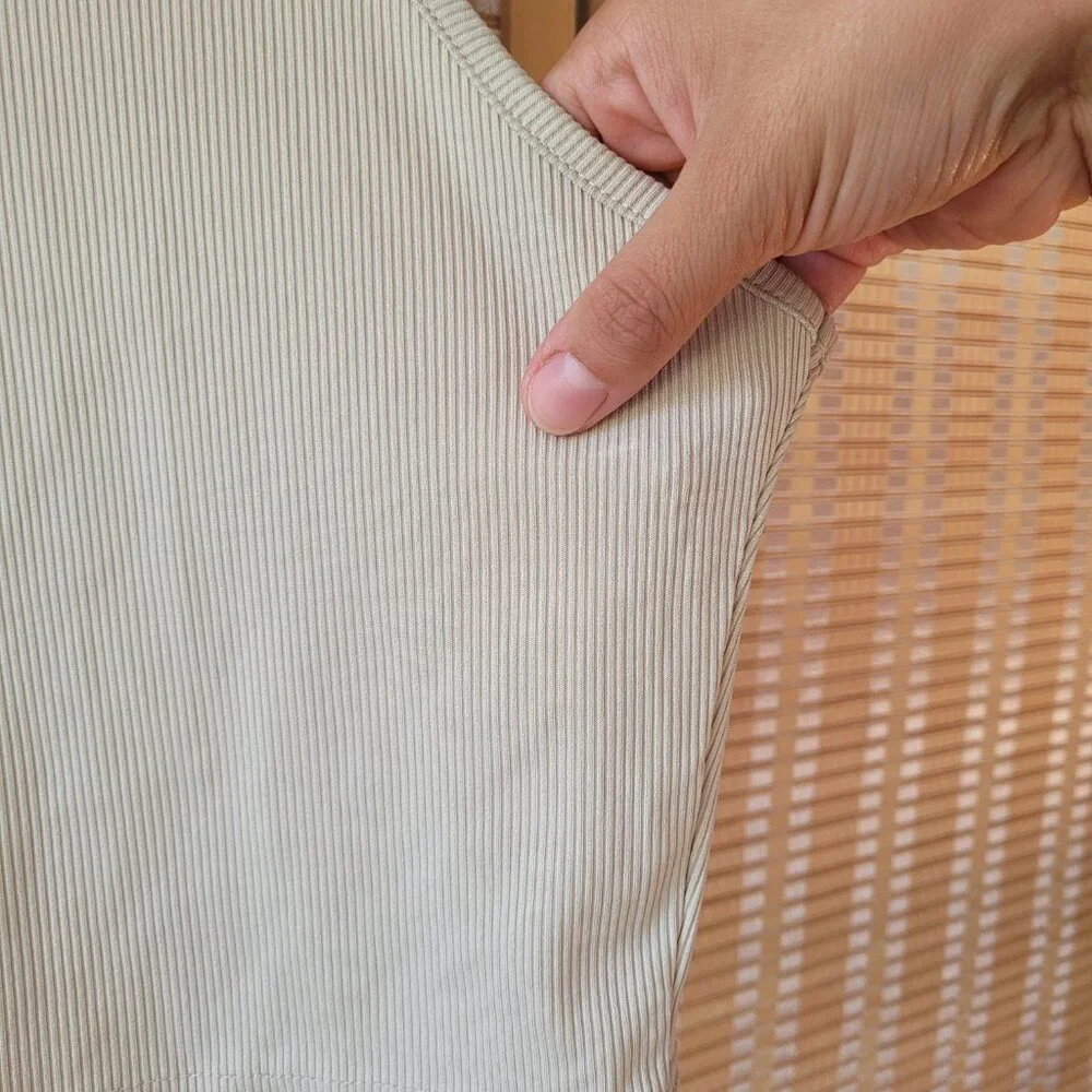 H&M Ribbed Mock Neck Top - Picture 4 of 4